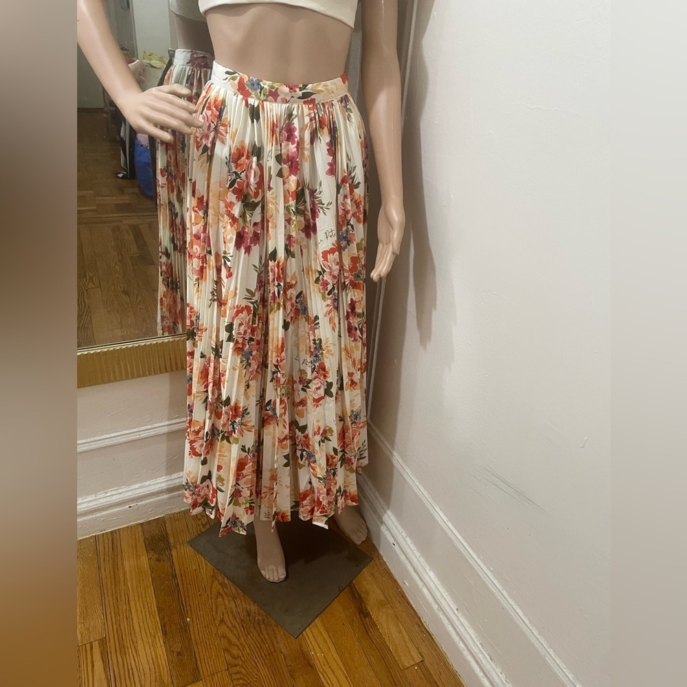 La Porte Floral Pleated Maxi Skirt in Cream and Coral - Picture 10 of 12